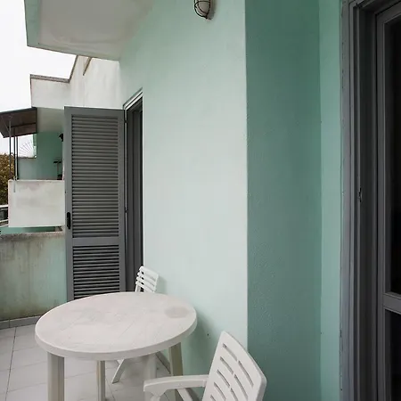 Apartment M118 *